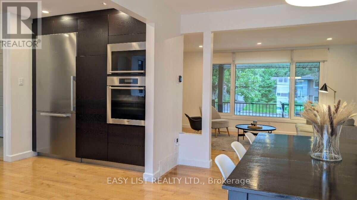 1895 Savoy Place Property Photo 10