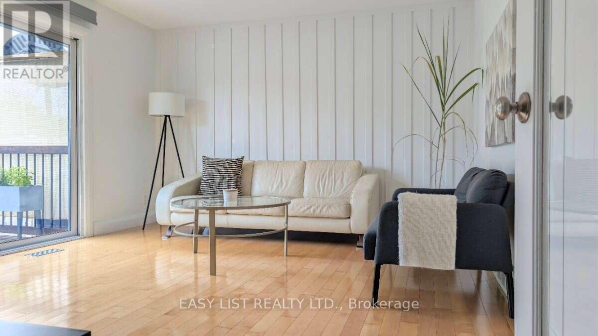 1895 Savoy Place Property Photo 16