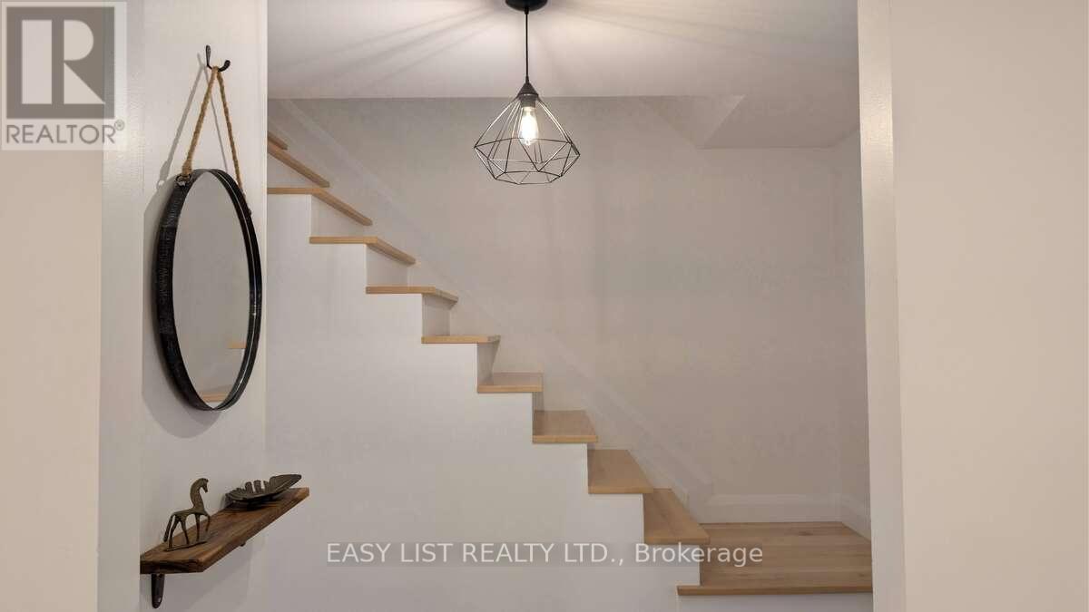 1895 Savoy Place Property Photo 18