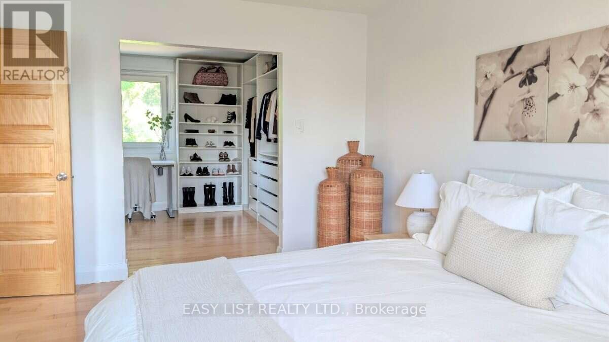 1895 Savoy Place Property Photo 21