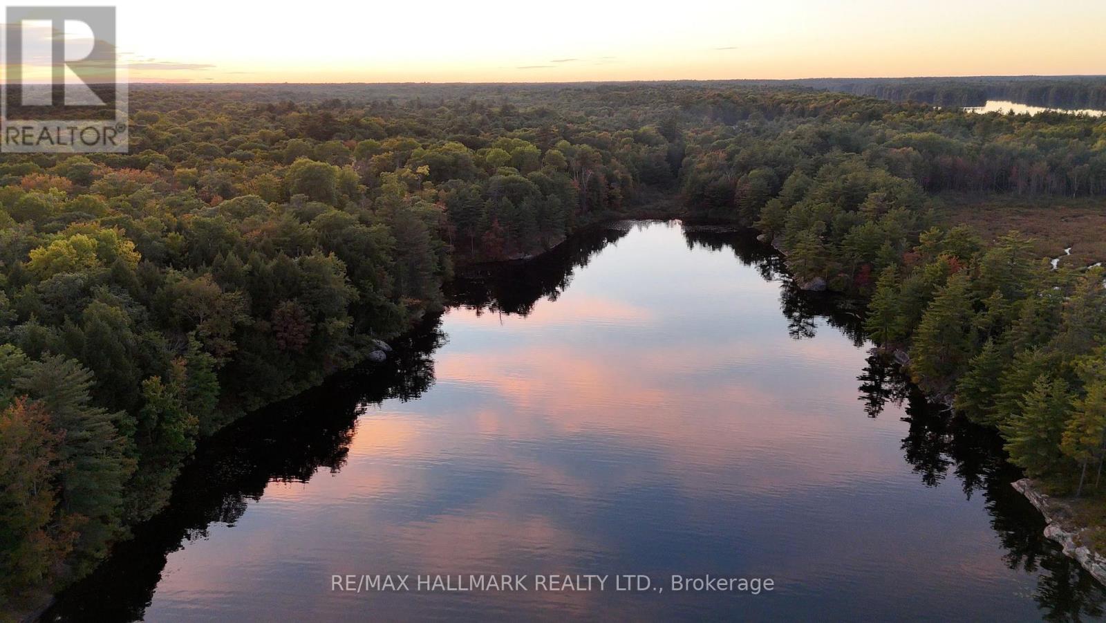 1039 Sniders Bay Road Property Photo 5