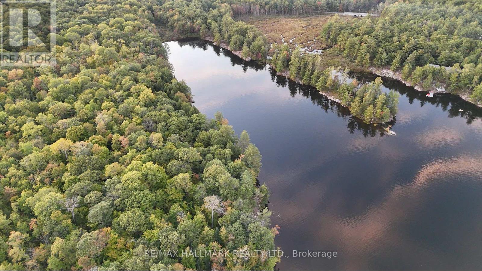 1039 Sniders Bay Road Property Photo 11