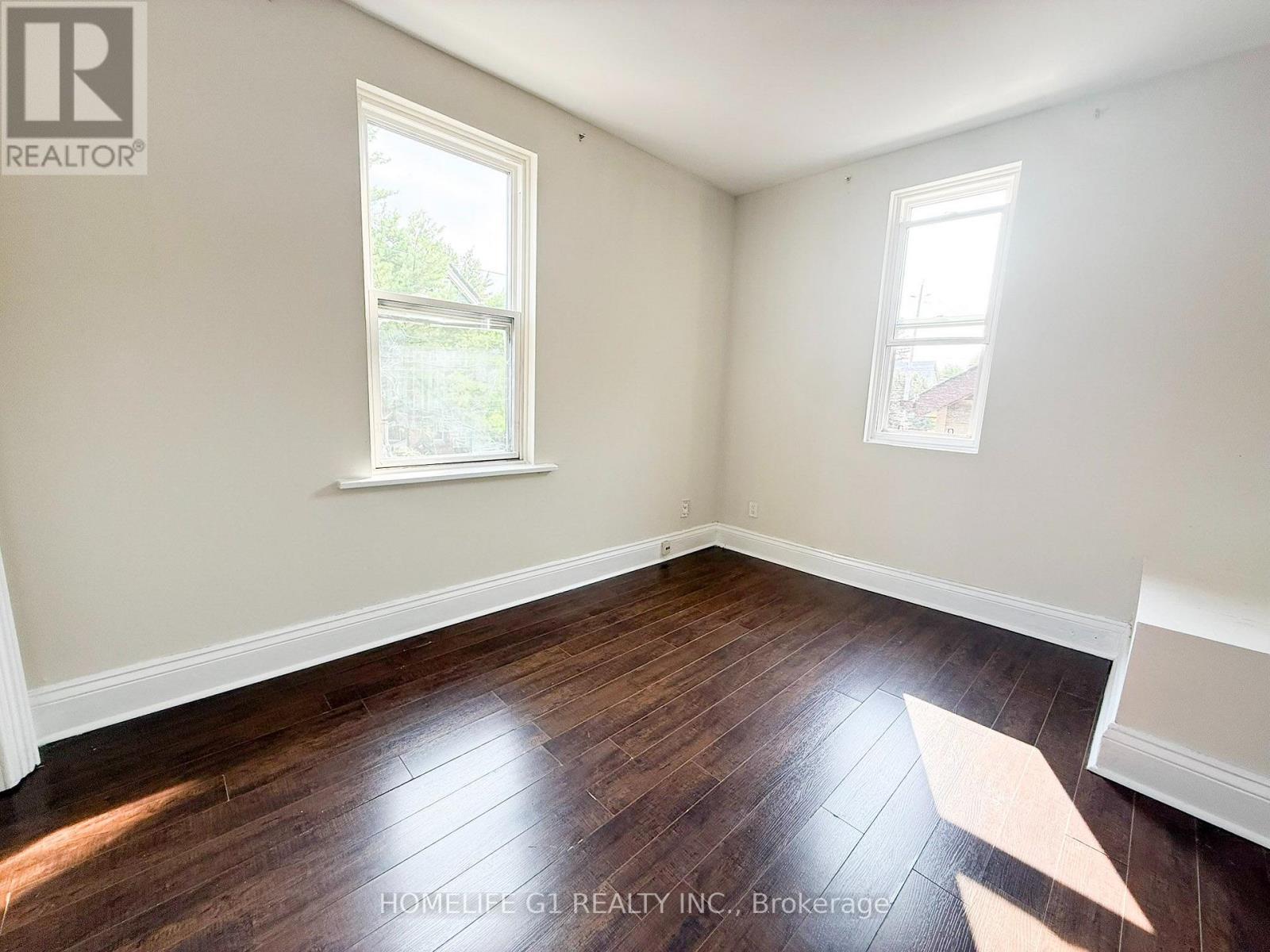 2 - 288 Hunter Street W Property Photo 4