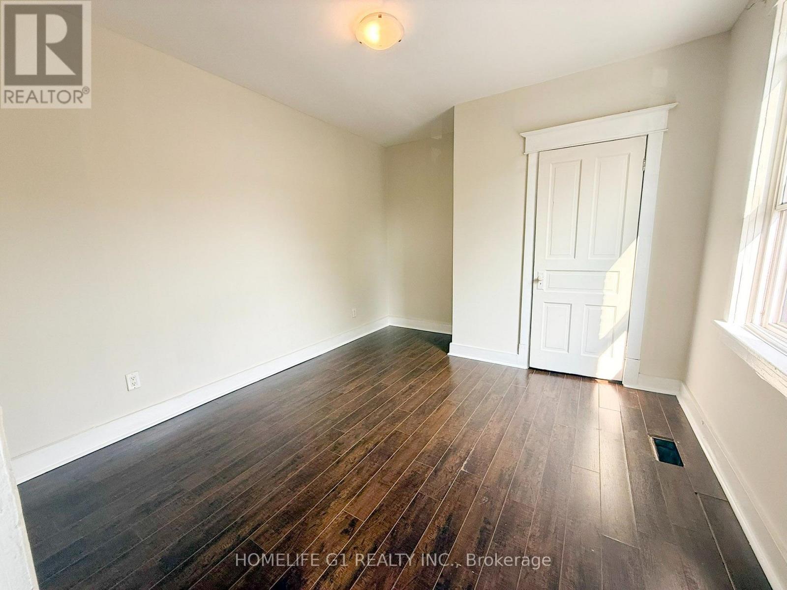 2 - 288 Hunter Street W Property Photo 6