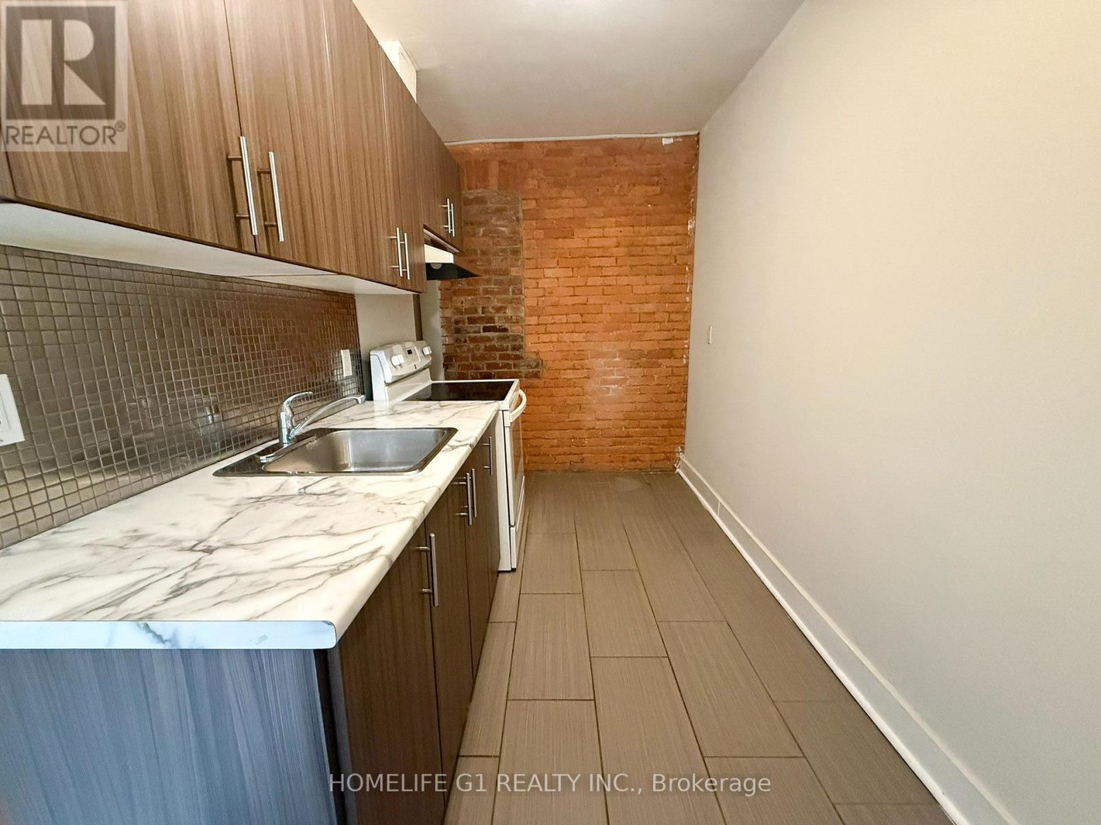 2 - 288 Hunter Street W Property Photo 10