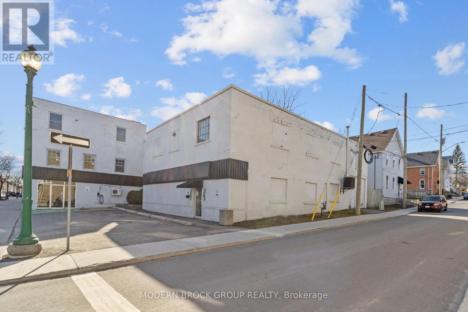 26 King Street E Property Photo 8