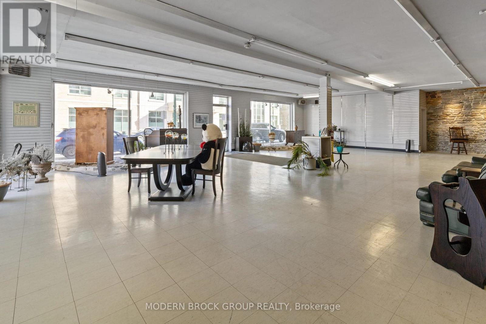 26 King Street E Property Photo 19