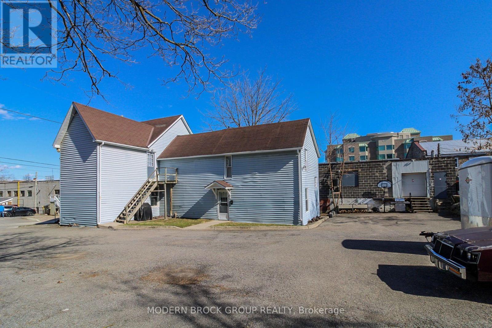 26 King Street E Property Photo 25