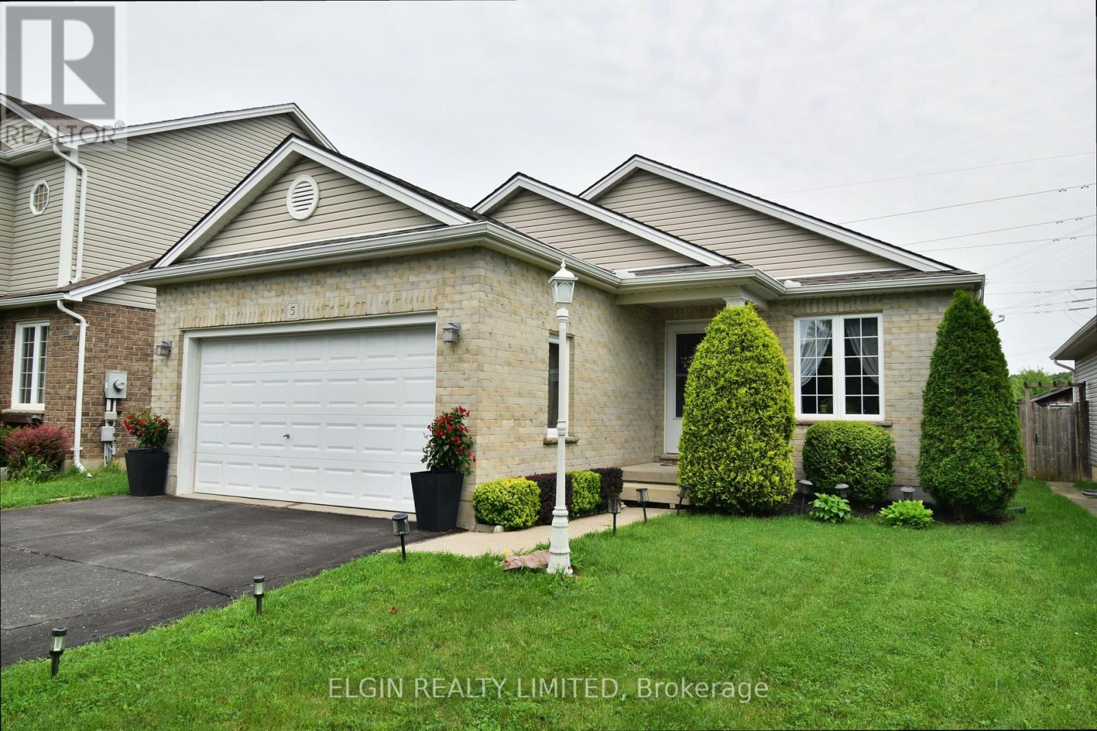 5 HAVENRIDGE COURT