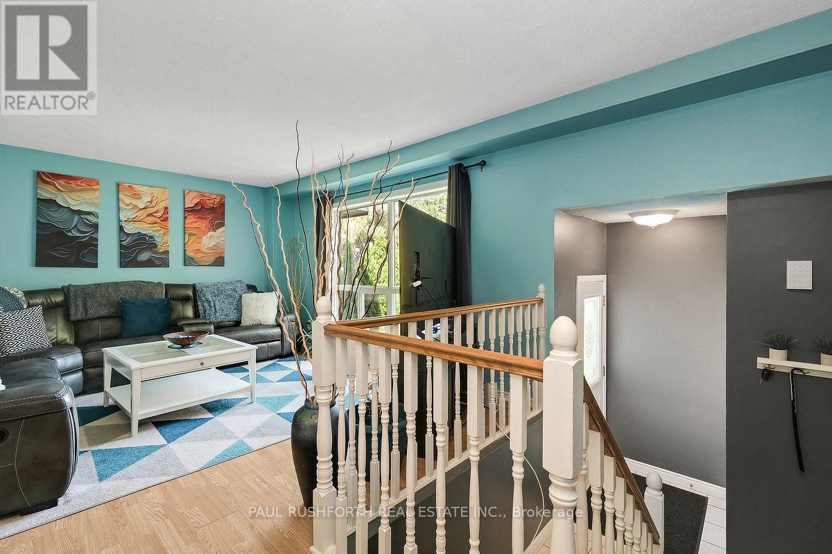 D - 5 Sonnet Crescent Property Photo 4