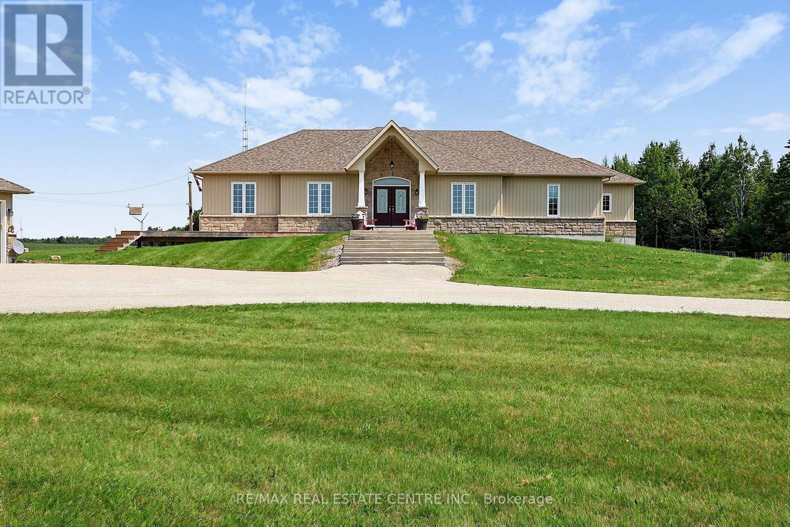 398019 5th Line Property Photo 5