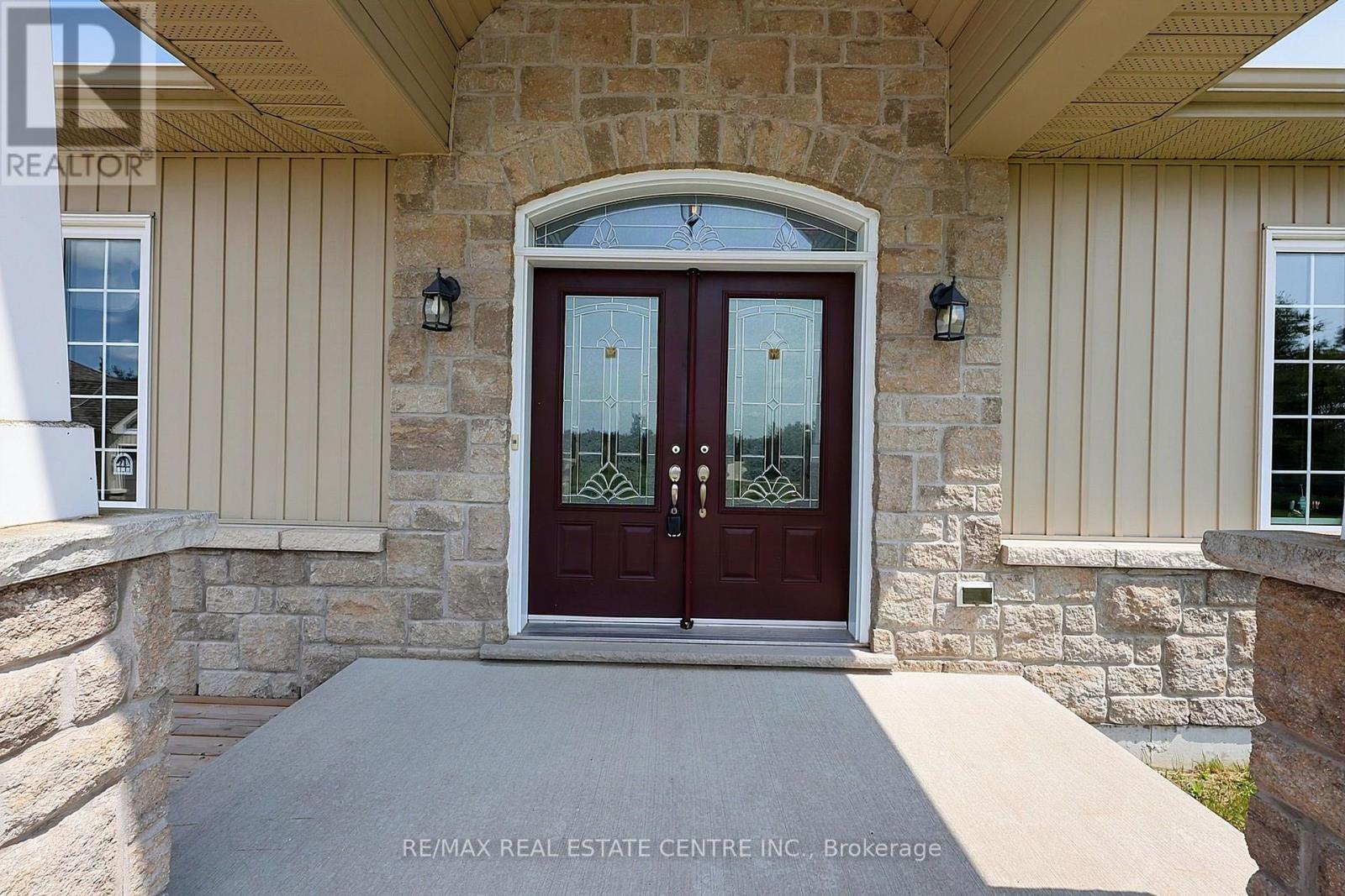 398019 5th Line Property Photo 8