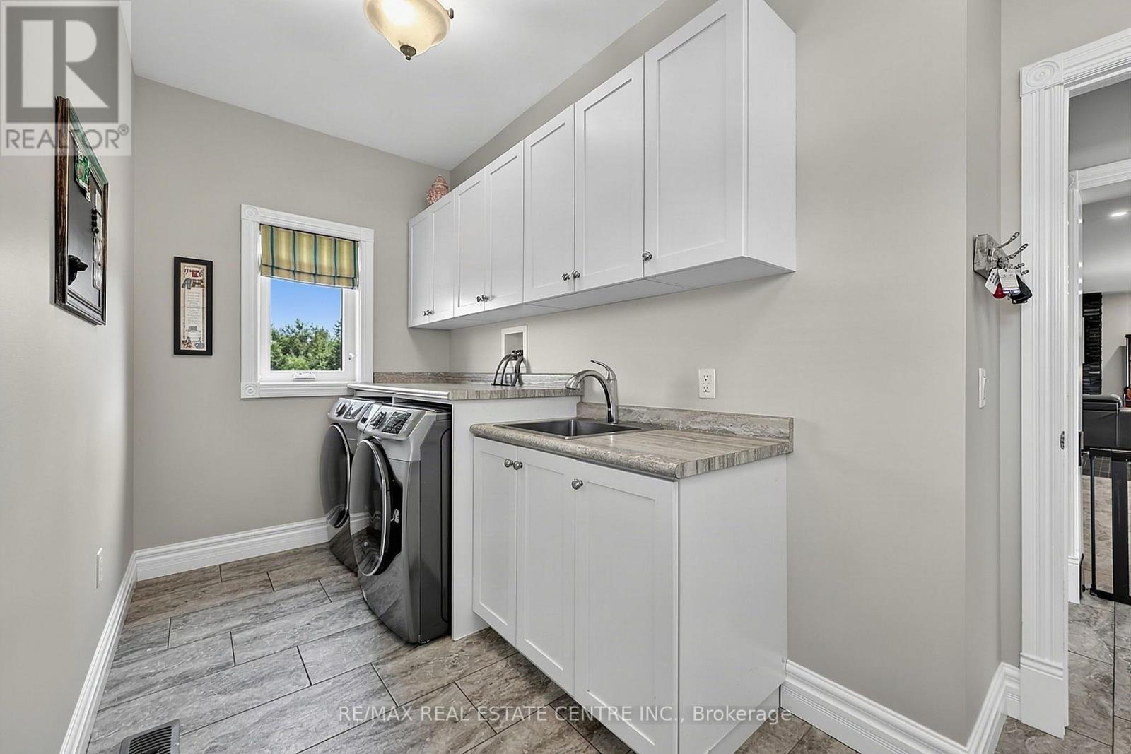 398019 5th Line Property Photo 28