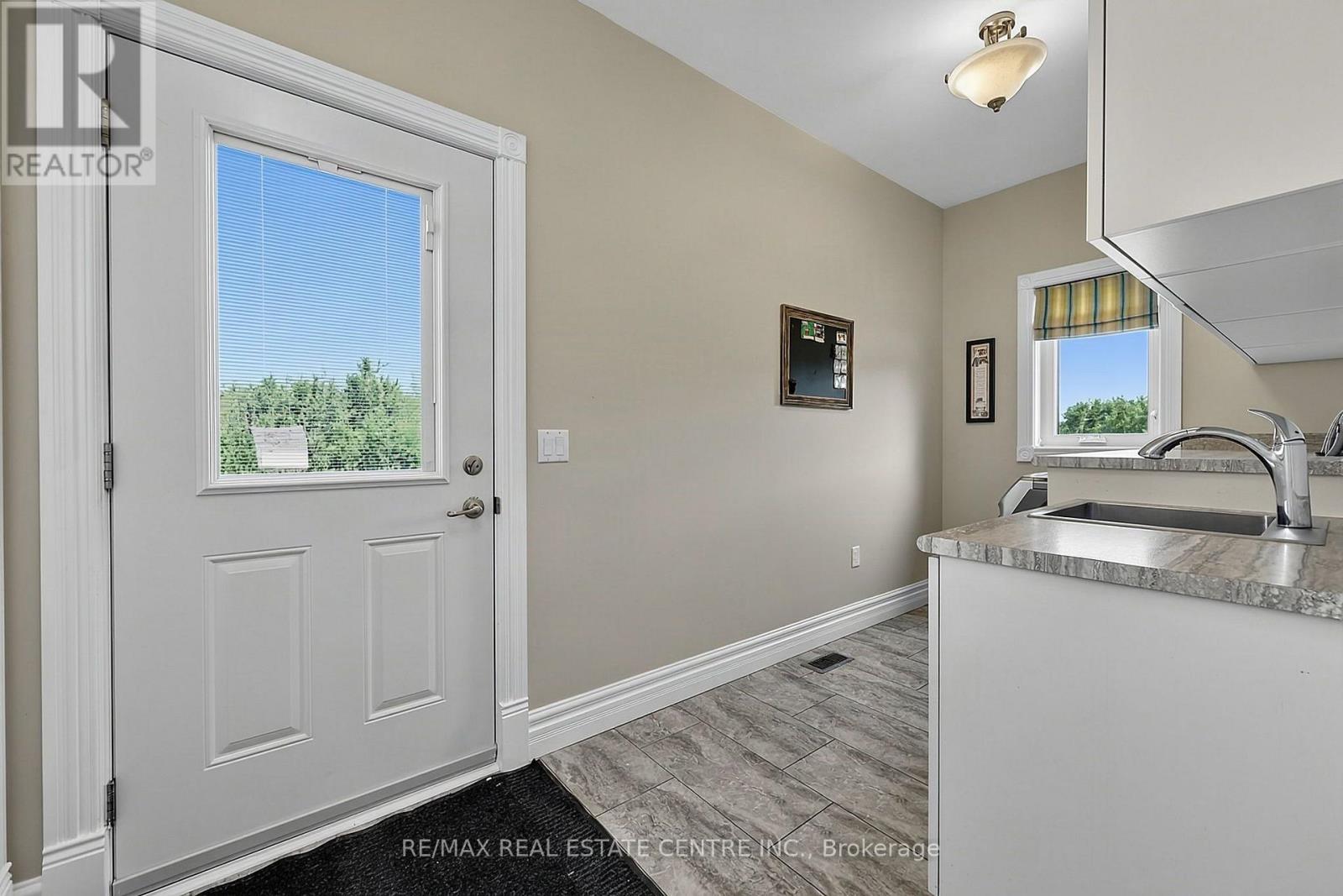 398019 5th Line Property Photo 29