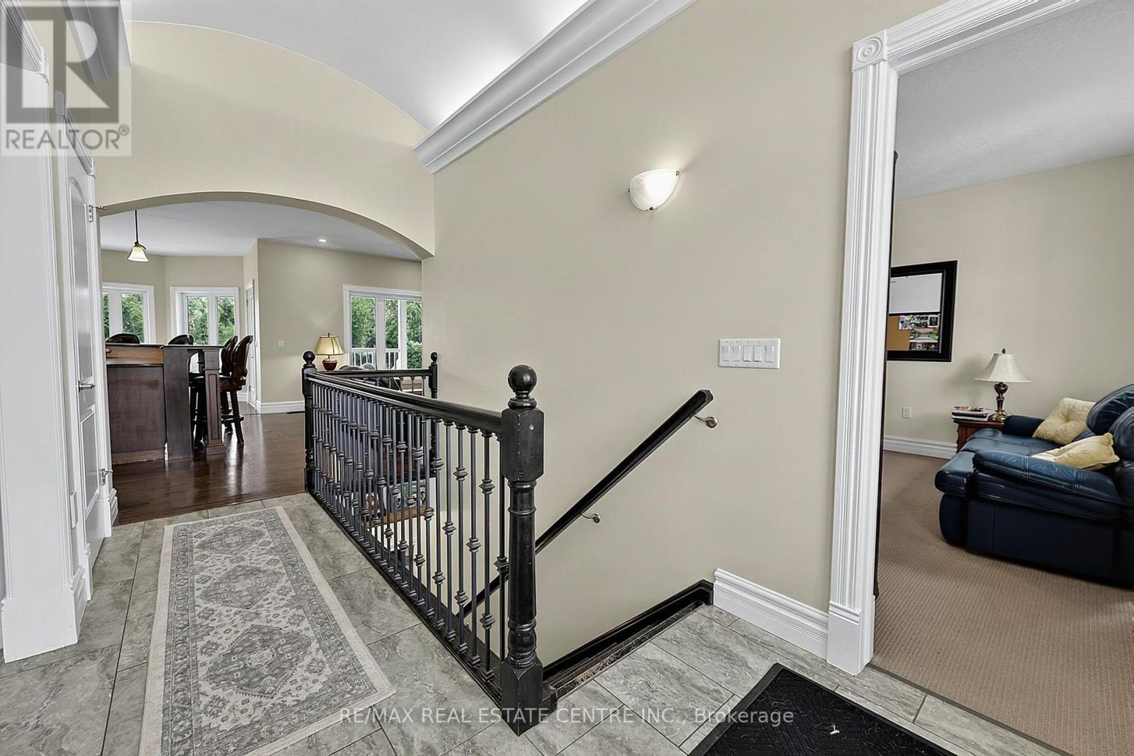 398019 5th Line Property Photo 31