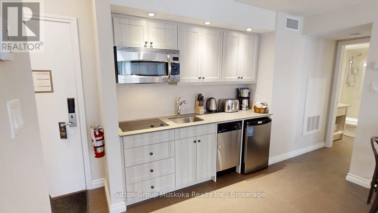 52-305 - 1235 Deerhurst Drive Property Photo 7