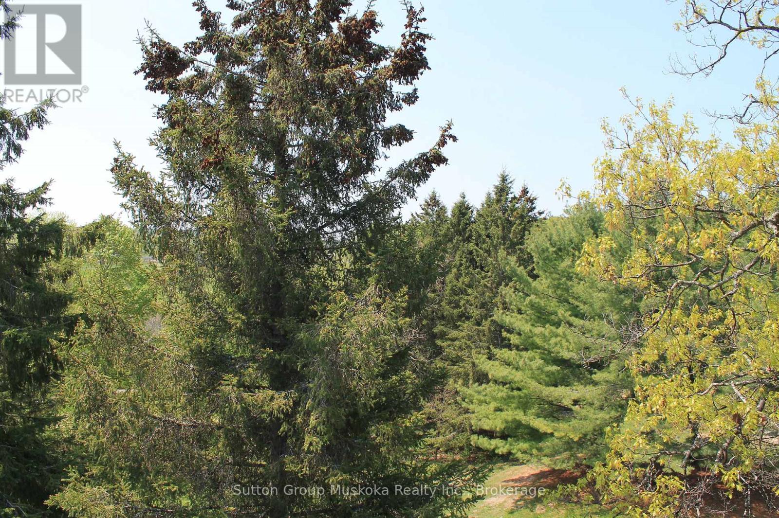 52-305 - 1235 Deerhurst Drive Property Photo 12