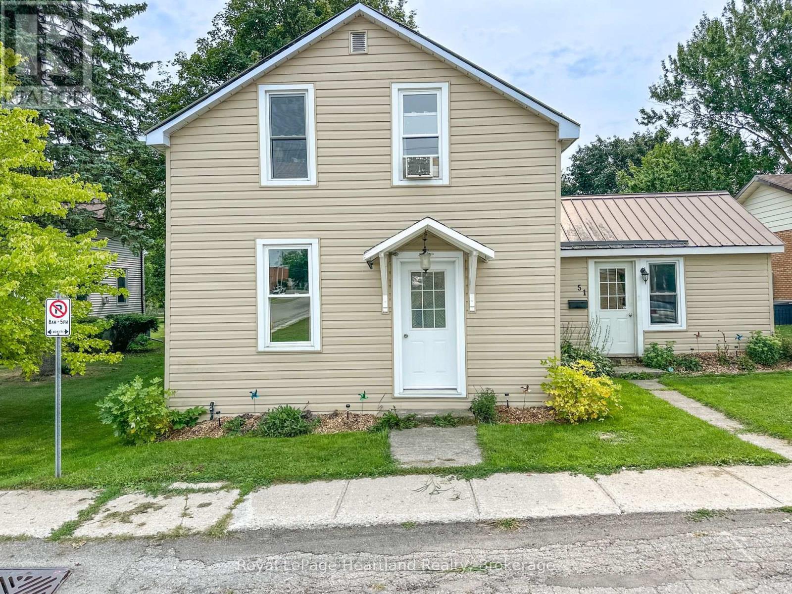 51 Side Street Property Photo 3