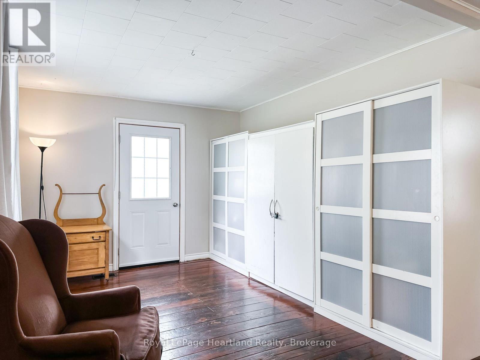51 Side Street Property Photo 14