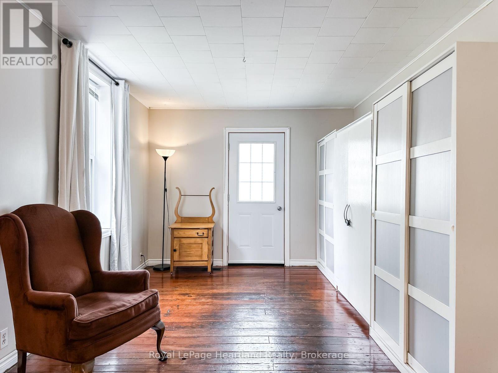 51 Side Street Property Photo 15