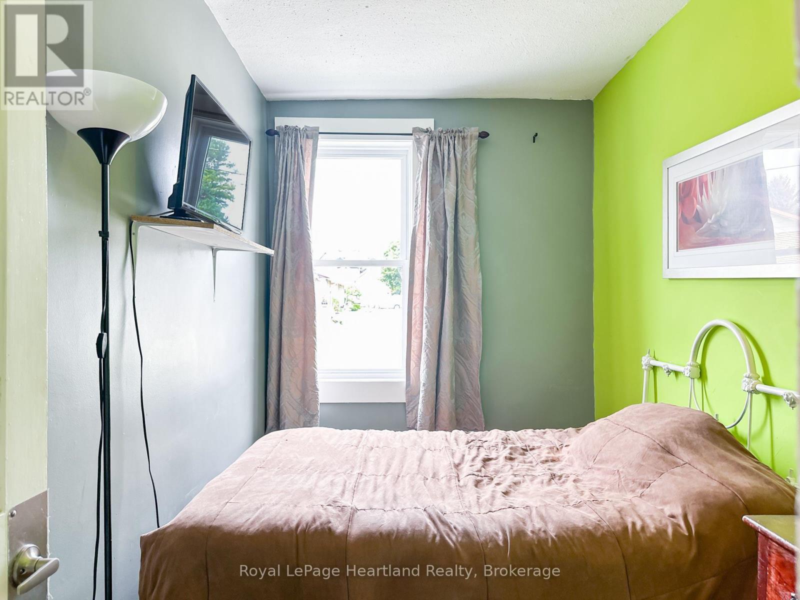 51 Side Street Property Photo 19