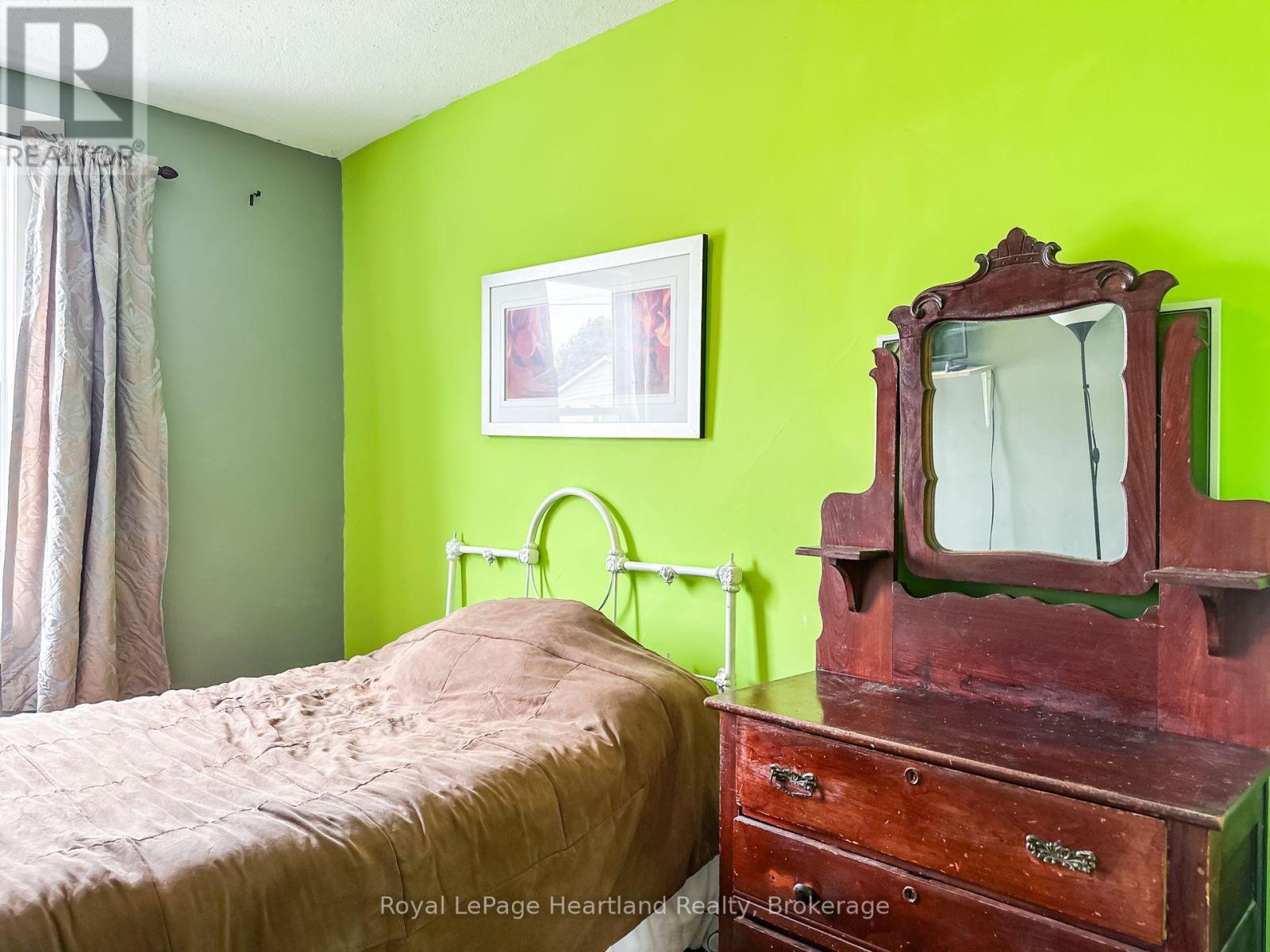 51 Side Street Property Photo 20