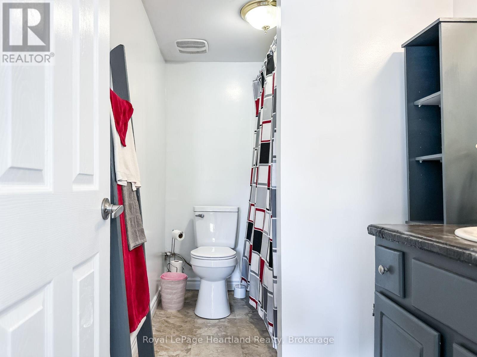 51 Side Street Property Photo 21