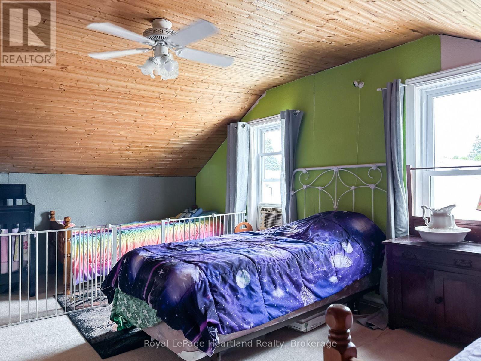 51 Side Street Property Photo 26