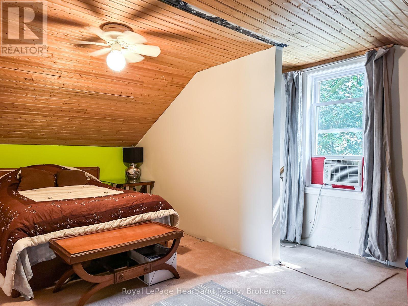 51 Side Street Property Photo 30
