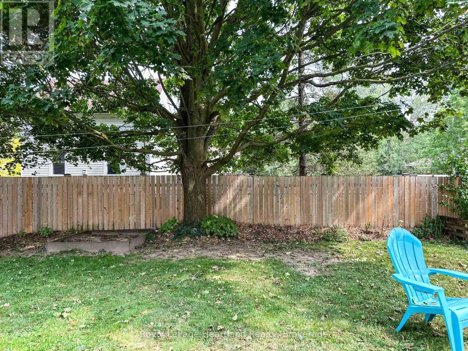 51 Side Street Property Photo 34