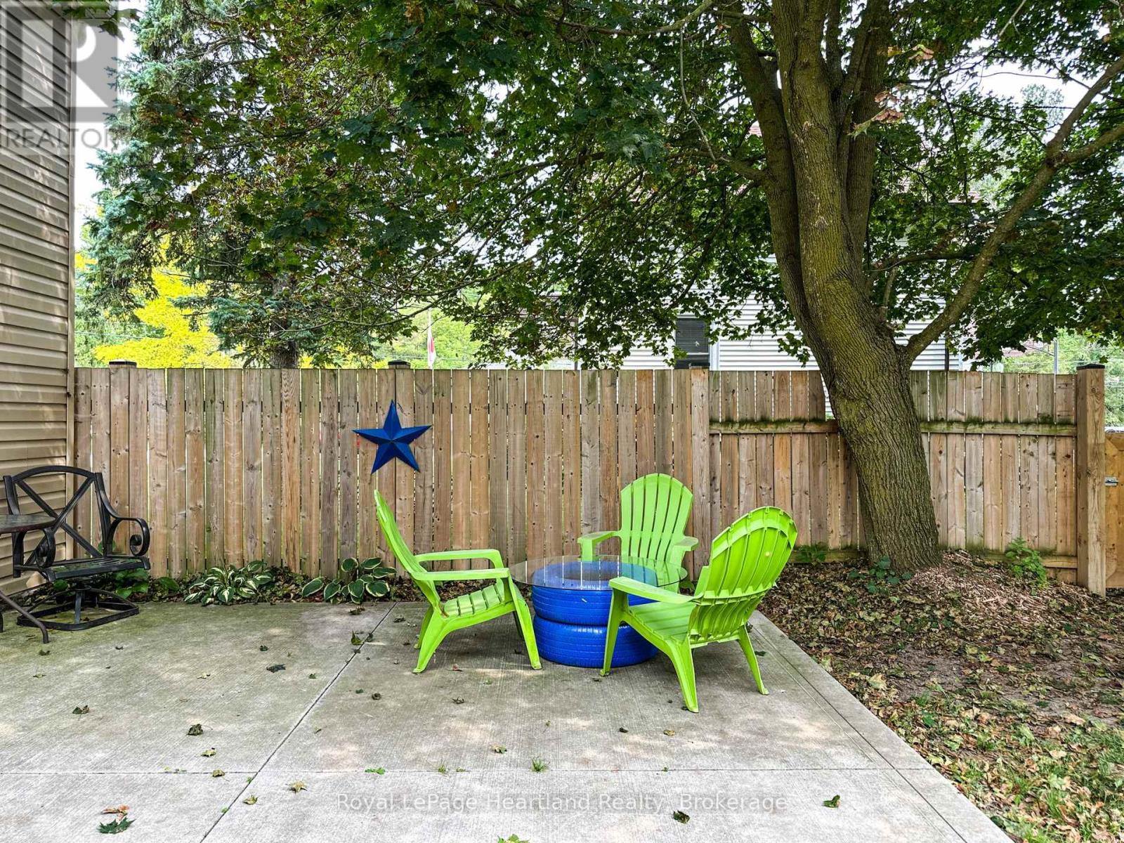 51 Side Street Property Photo 36