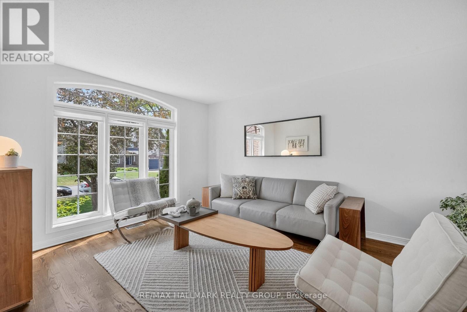 1091 Charest Way Property Photo 5
