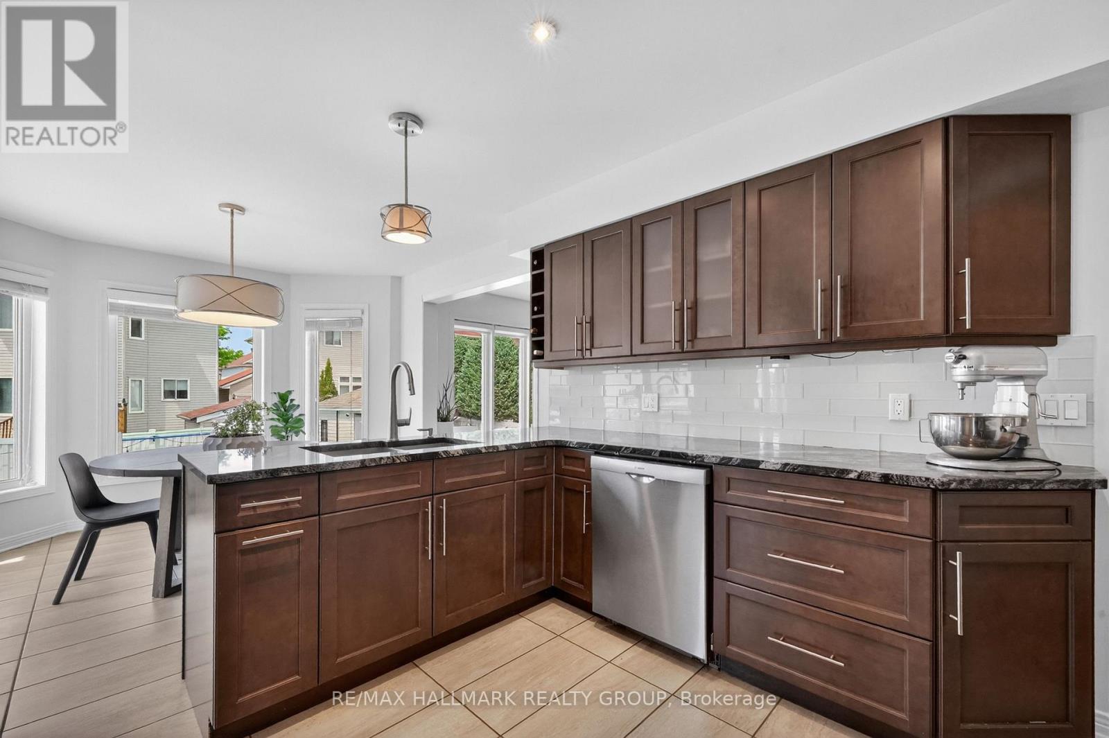 1091 Charest Way Property Photo 14