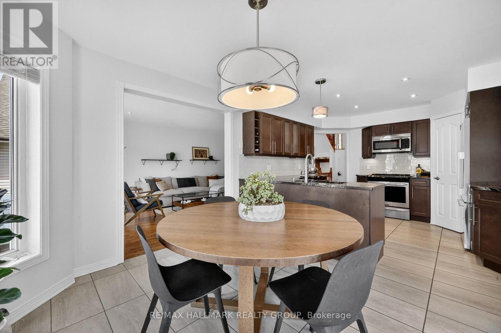 1091 Charest Way Property Photo 16