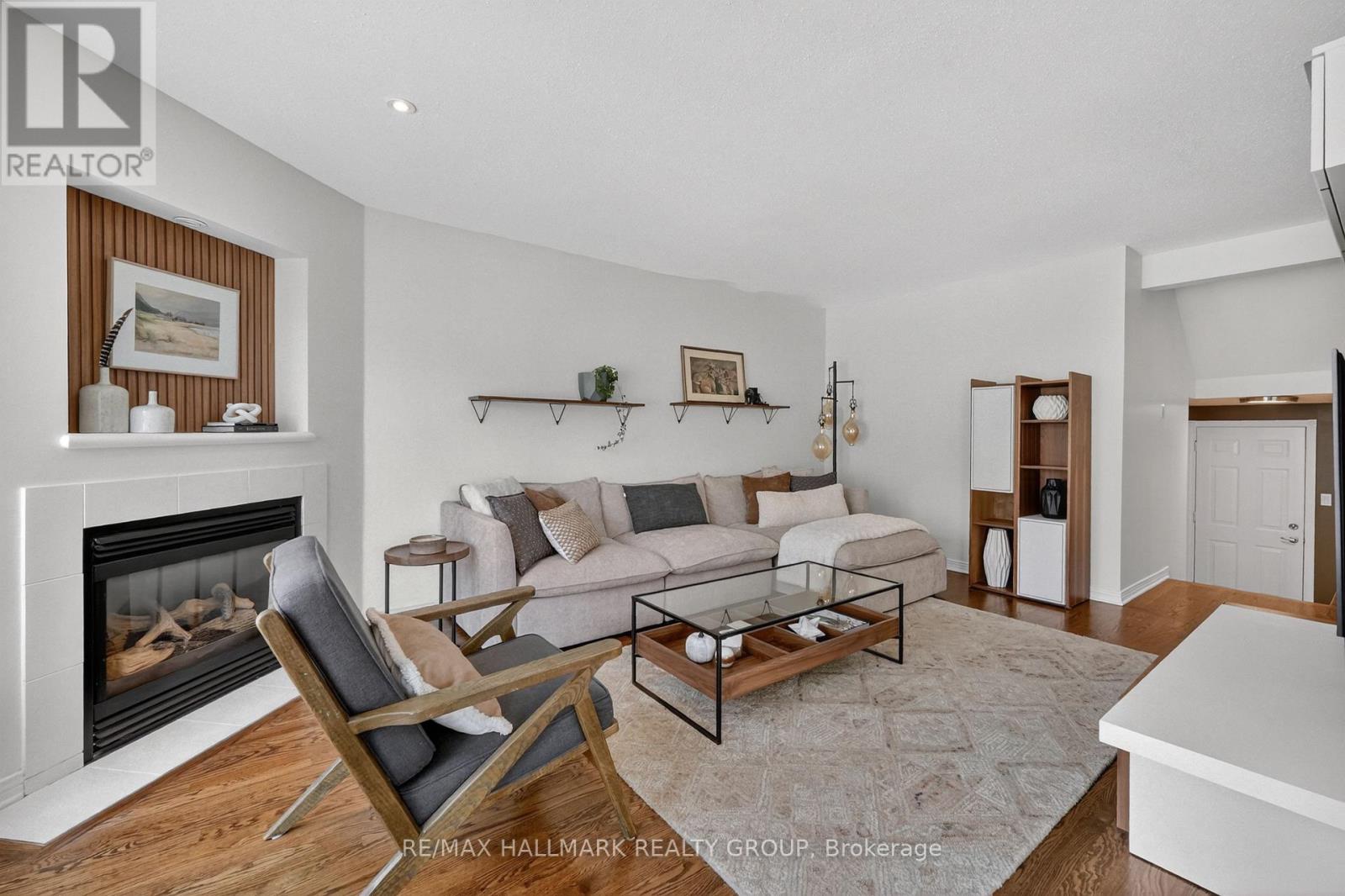 1091 Charest Way Property Photo 17