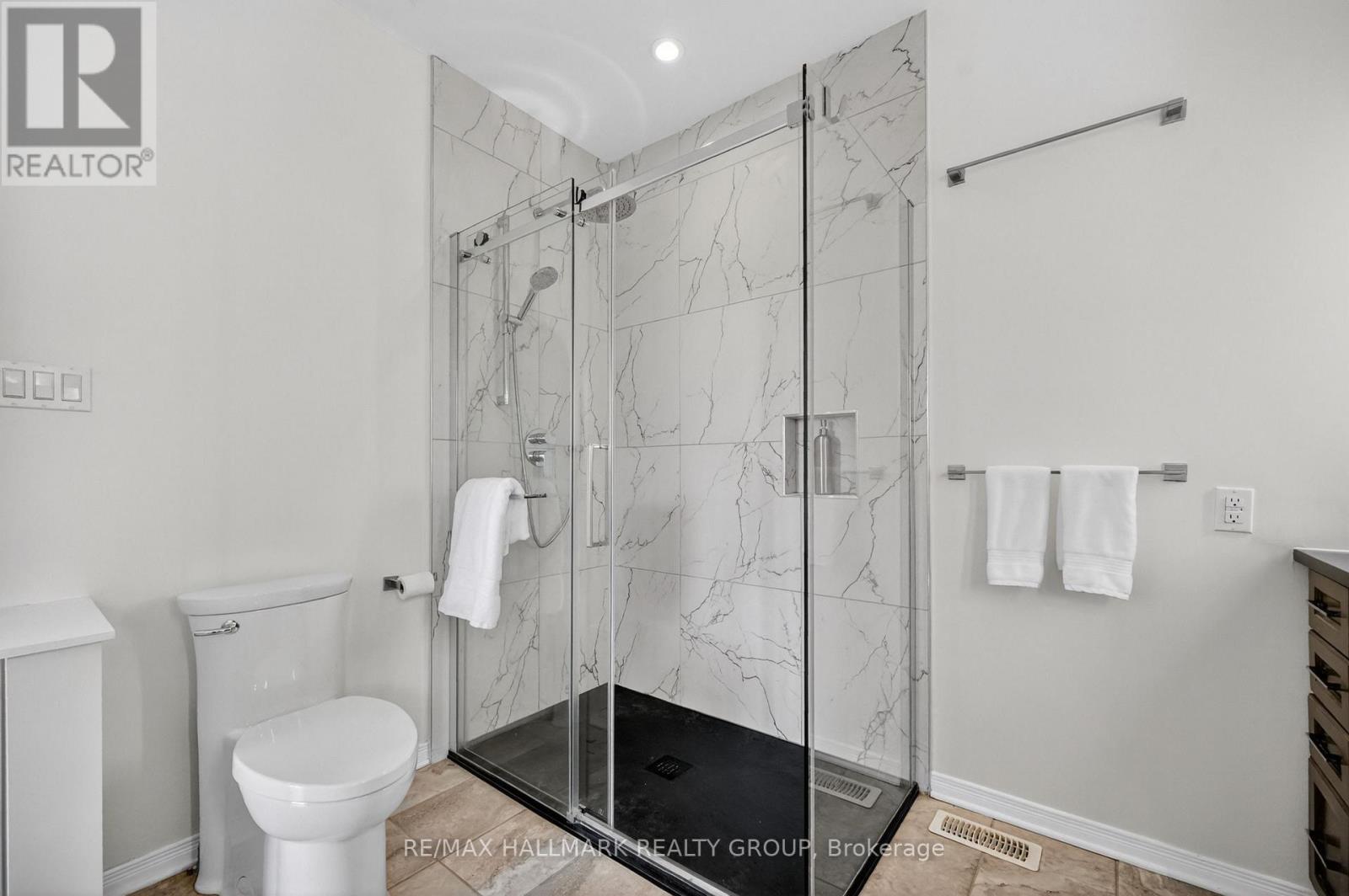 1091 Charest Way Property Photo 25