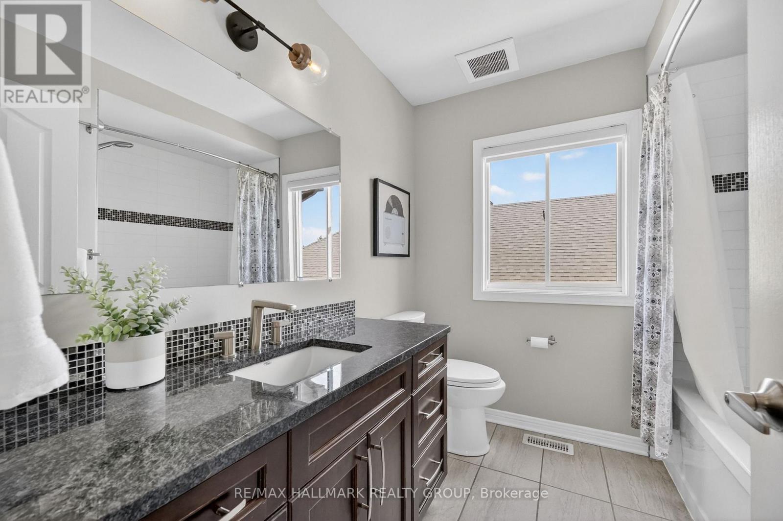 1091 Charest Way Property Photo 34