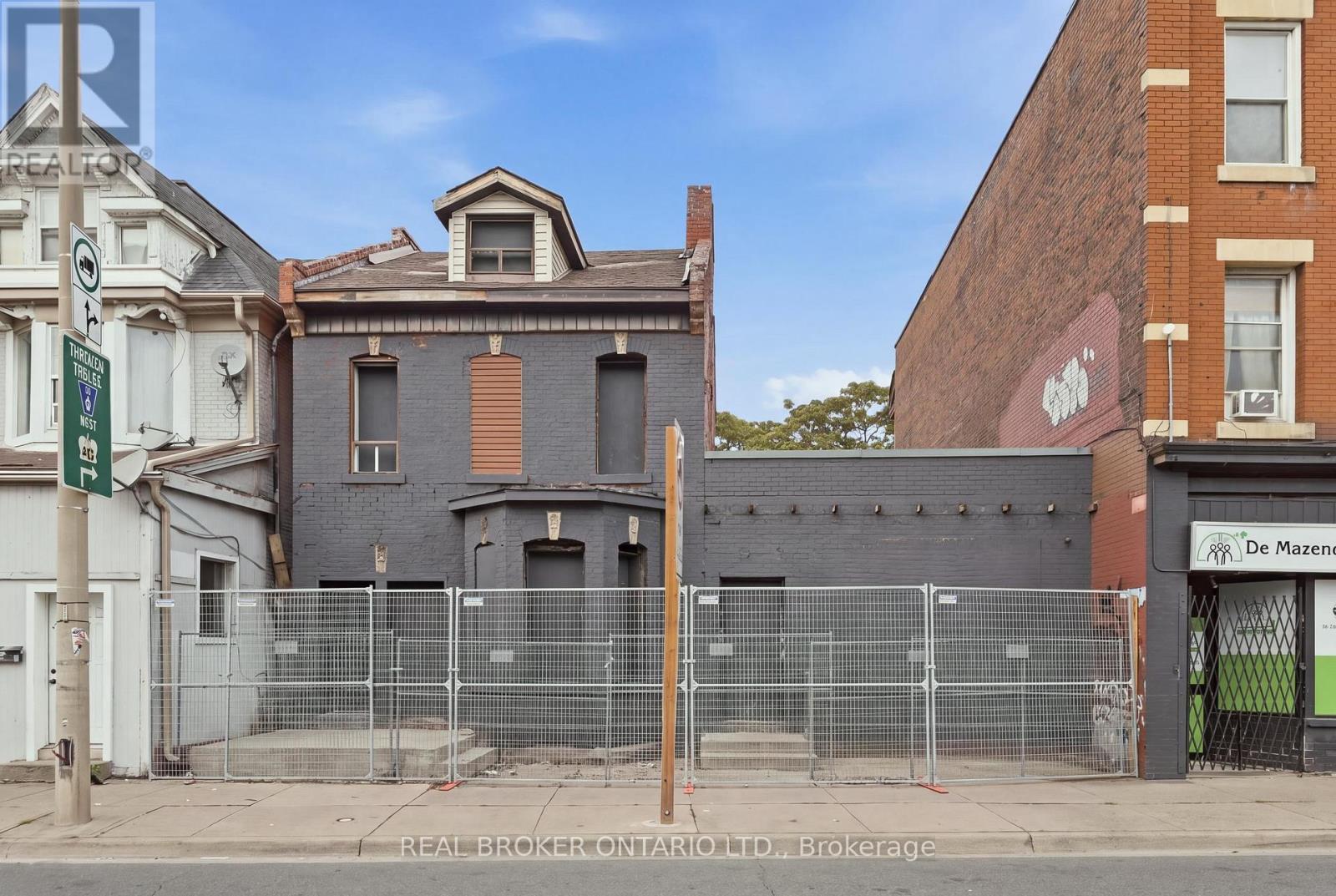 433 KING STREET Property Photo 1