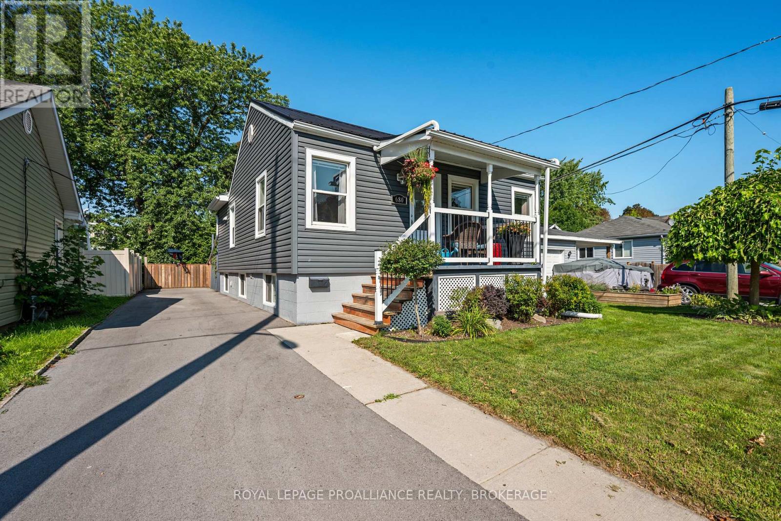 680 ALFRED STREET Property Photo 1