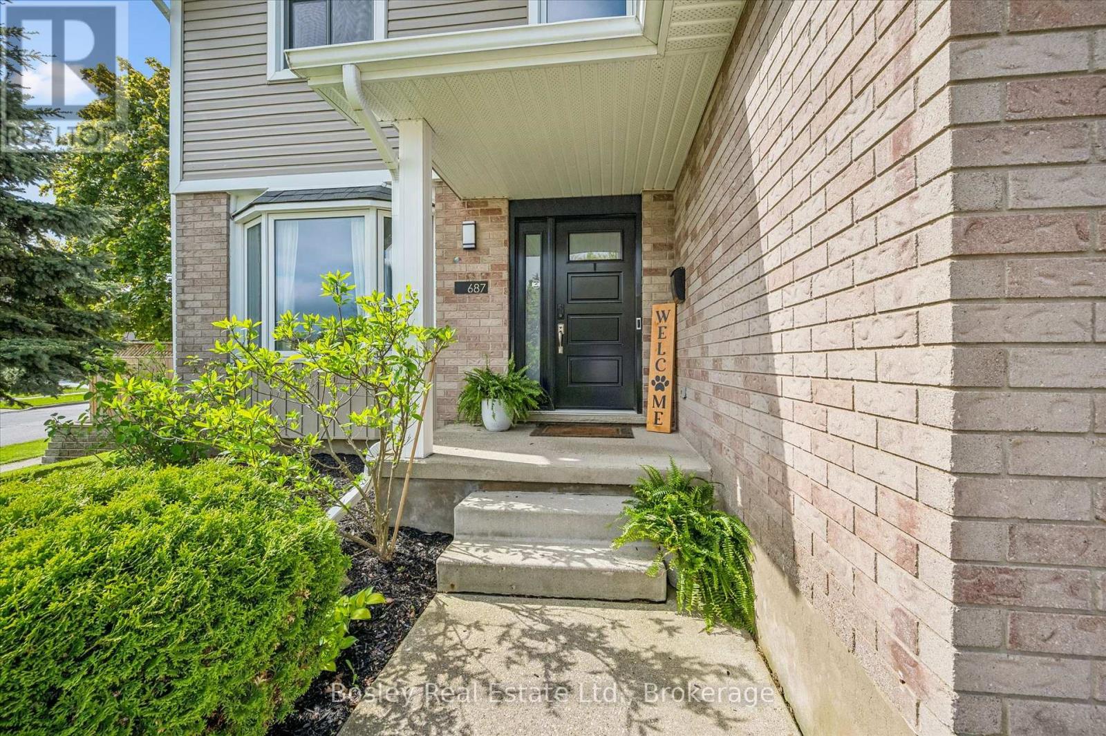 687 Champlain Boulevard Property Photo 3