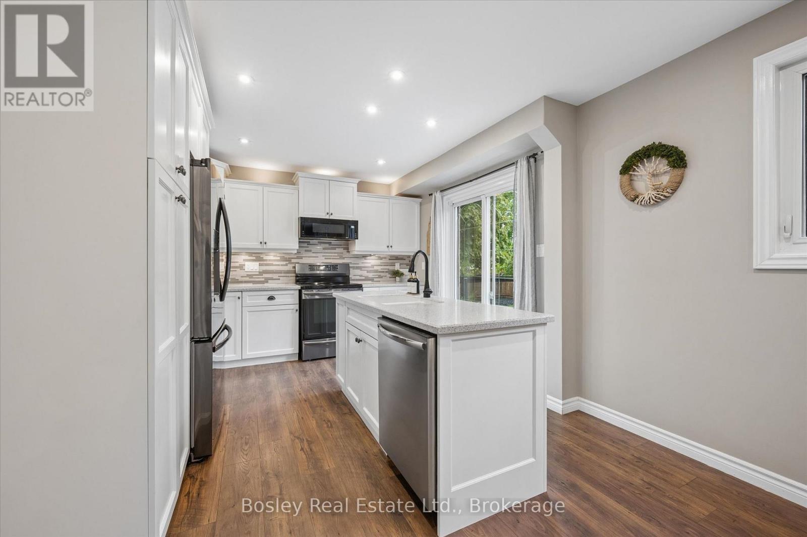 687 Champlain Boulevard Property Photo 12