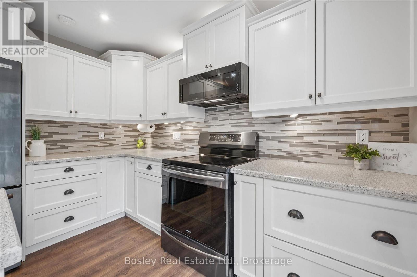 687 Champlain Boulevard Property Photo 13