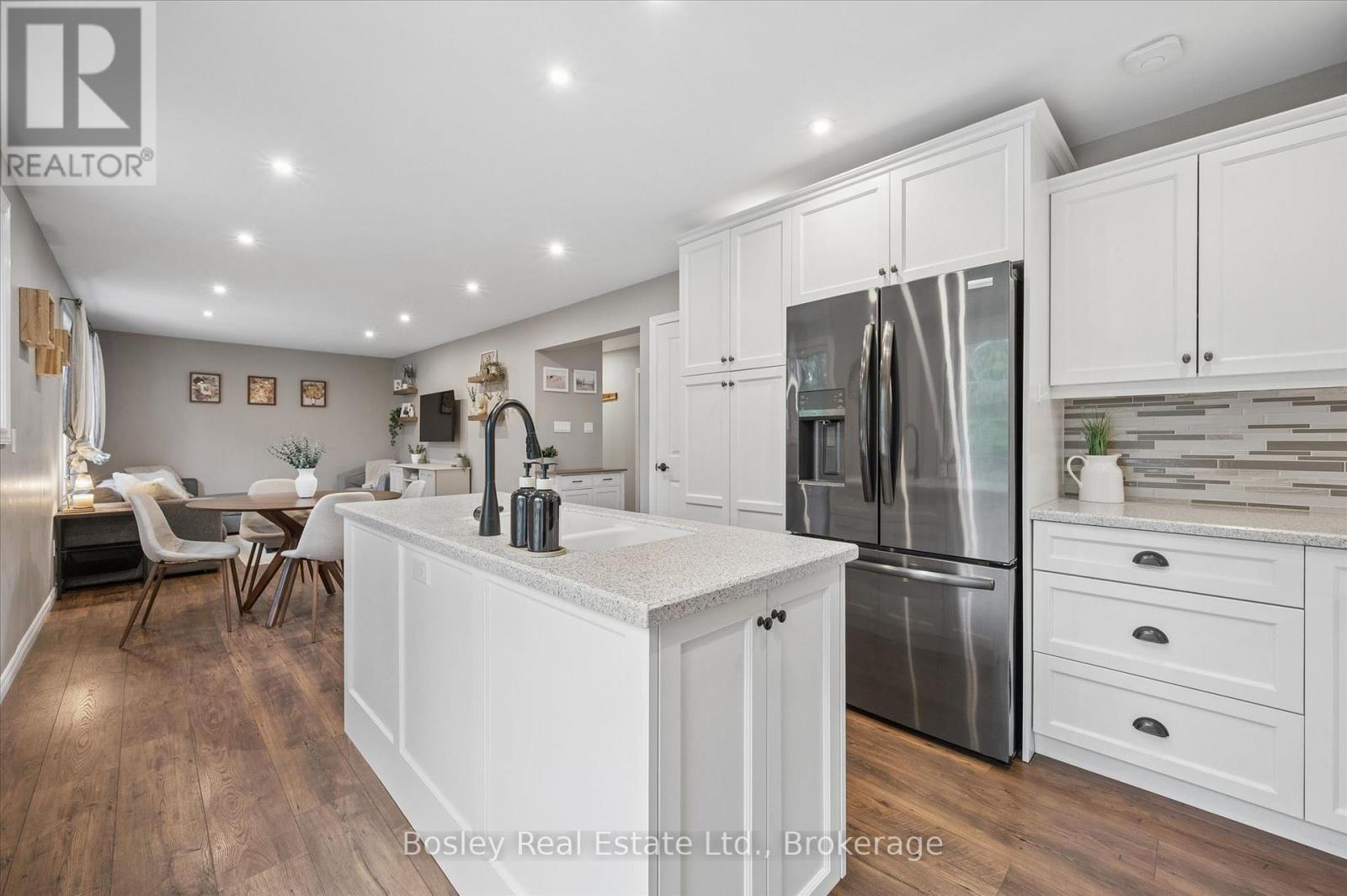 687 Champlain Boulevard Property Photo 14