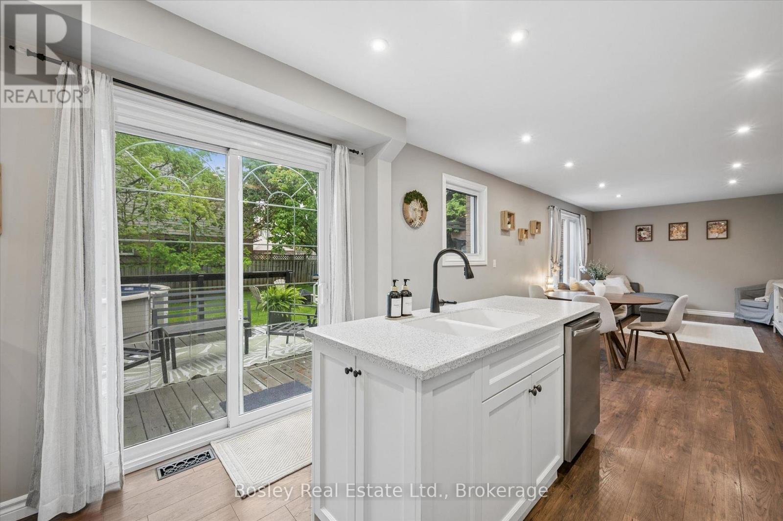 687 Champlain Boulevard Property Photo 15