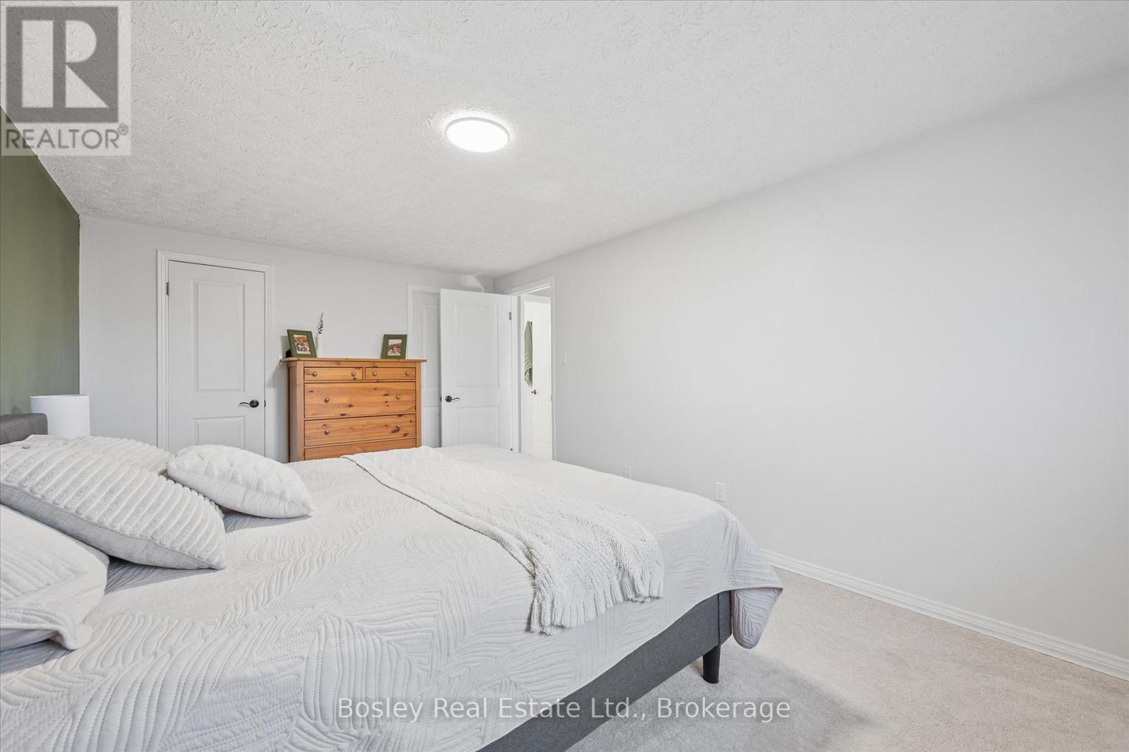 687 Champlain Boulevard Property Photo 24