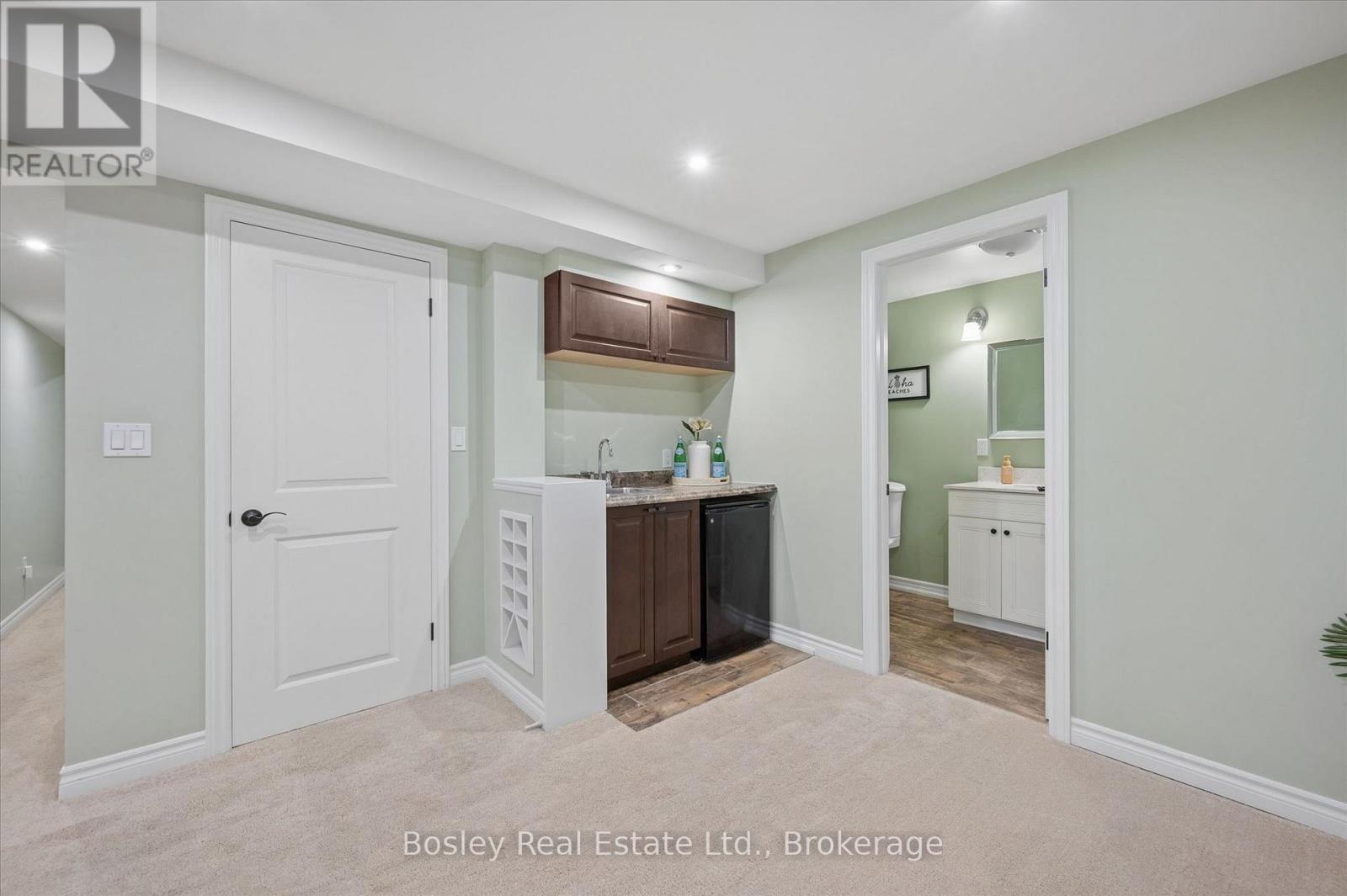 687 Champlain Boulevard Property Photo 32