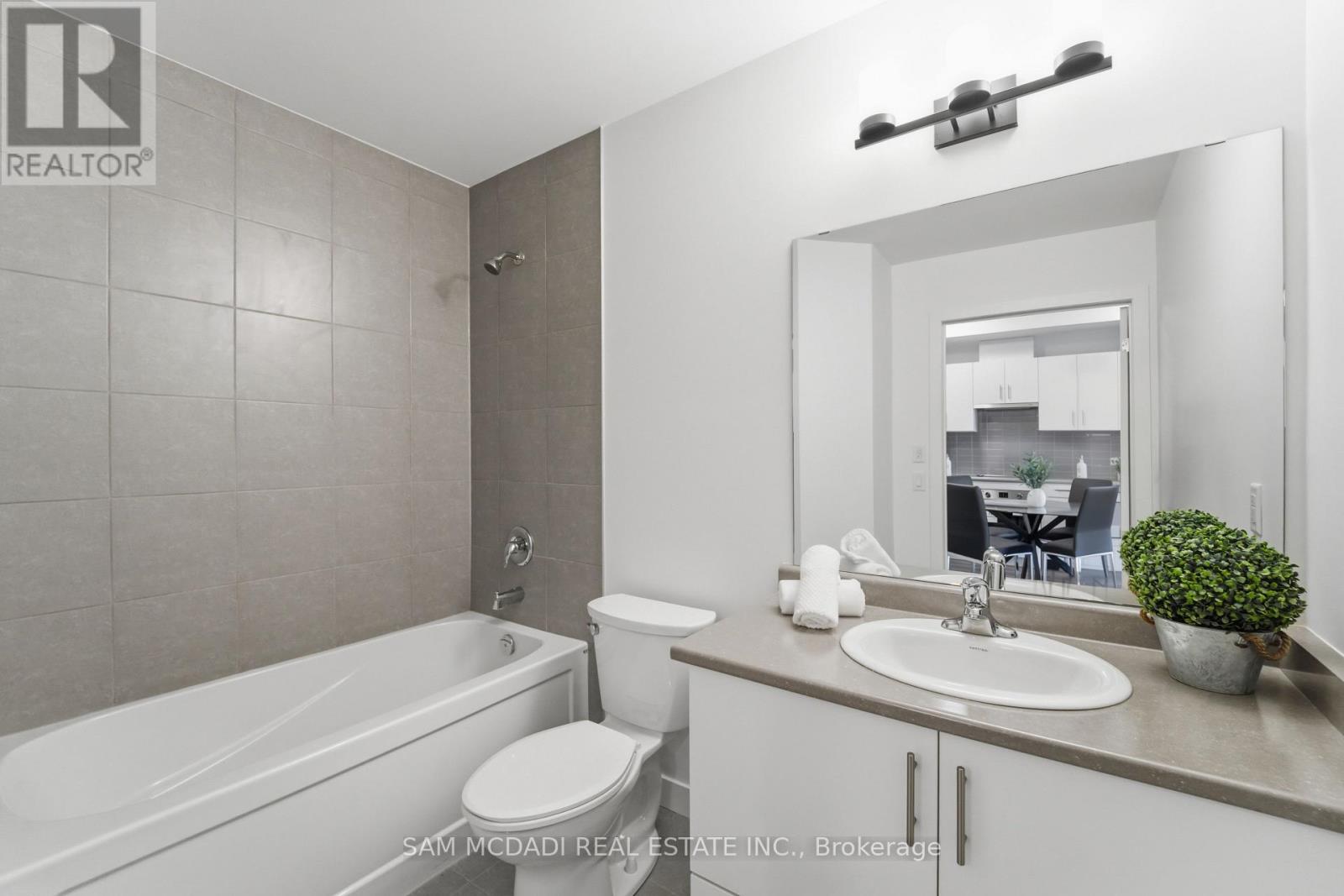 1012 - 461 Green Road Property Photo 18