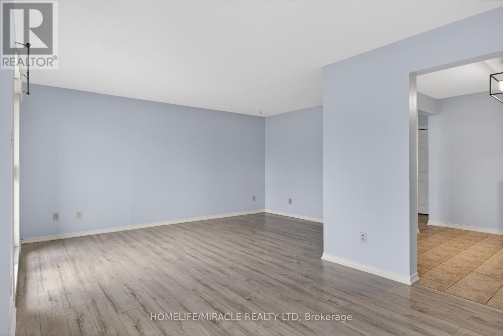 32 - 36 Champlain Crescent Property Photo 12