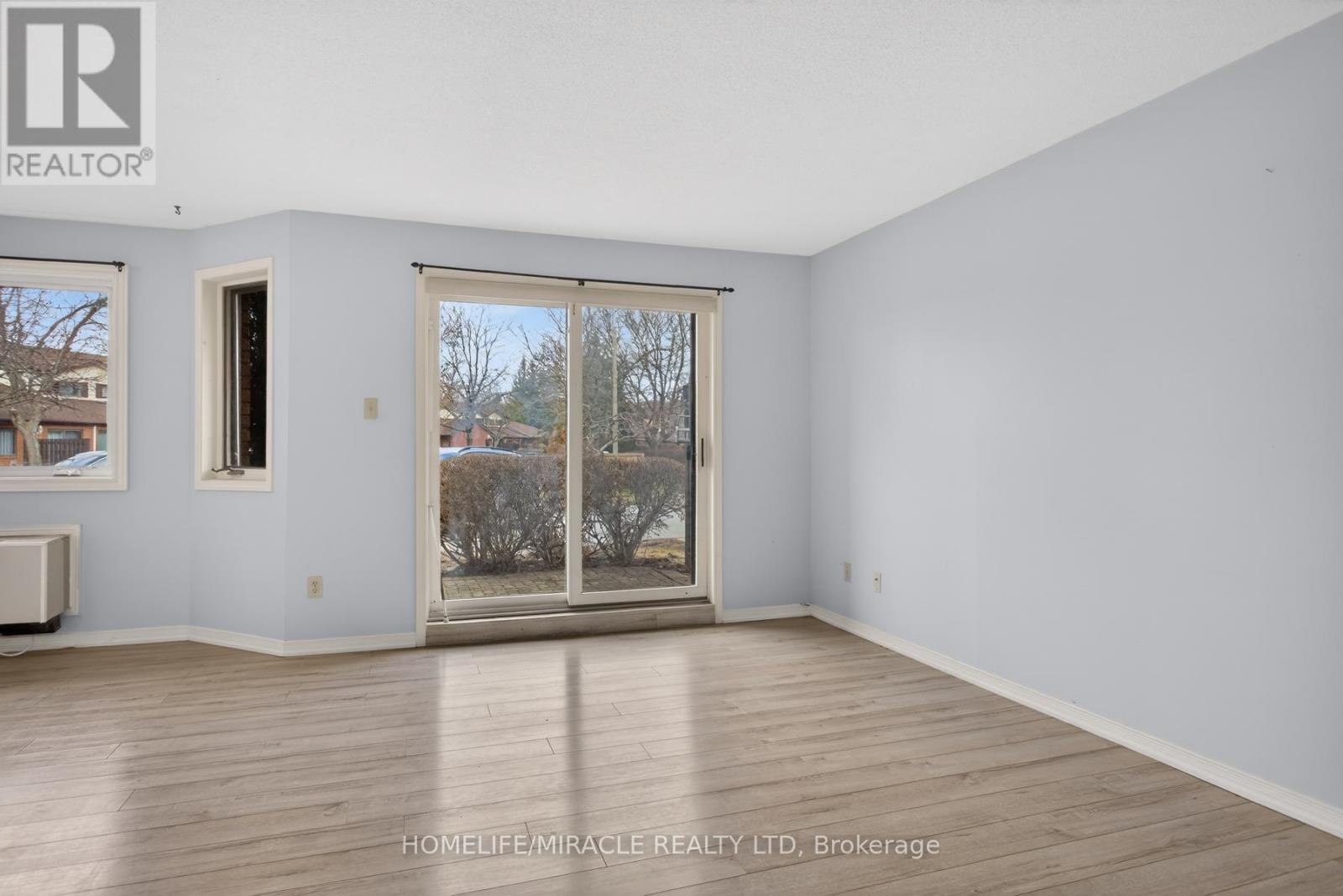 32 - 36 Champlain Crescent Property Photo 13