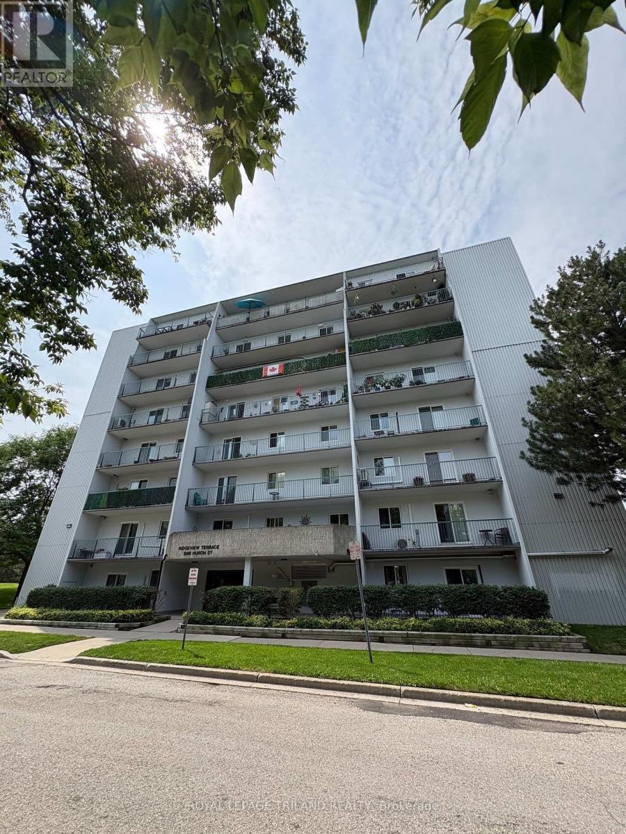 310 - 986 Huron Street Property Photo 1